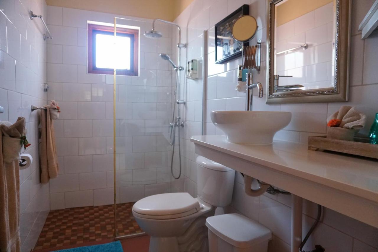 Carinas Studio Apartments Palm Beach Bagian luar foto